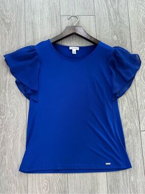 Calvin Klein flutter sleeve blouse in gorgeous blue. EUC.
